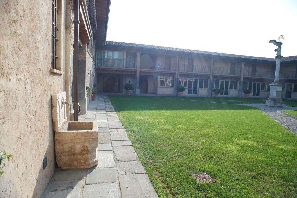 Corte Breda, Agriturismo Bed&Breakfast Chiari Exteriör bild