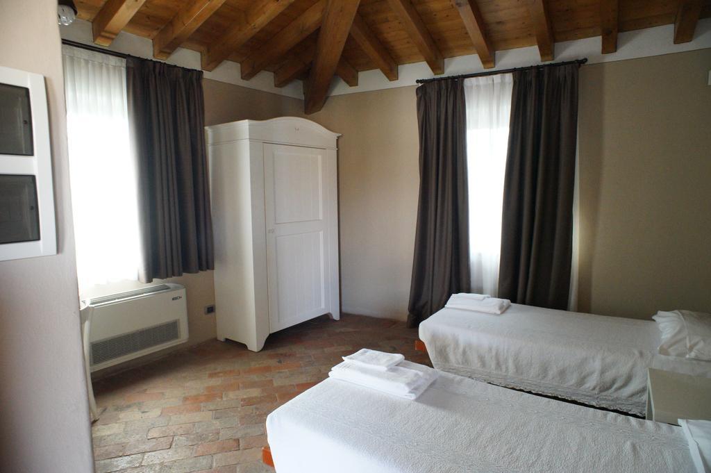 Corte Breda, Agriturismo Bed&Breakfast Villa Chiari Exteriör bild