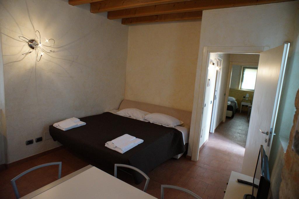 Corte Breda, Agriturismo Bed&Breakfast Chiari Exteriör bild