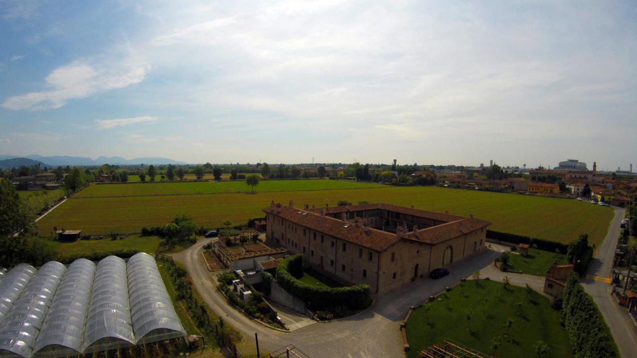 Corte Breda, Agriturismo Bed&Breakfast Chiari Exteriör bild
